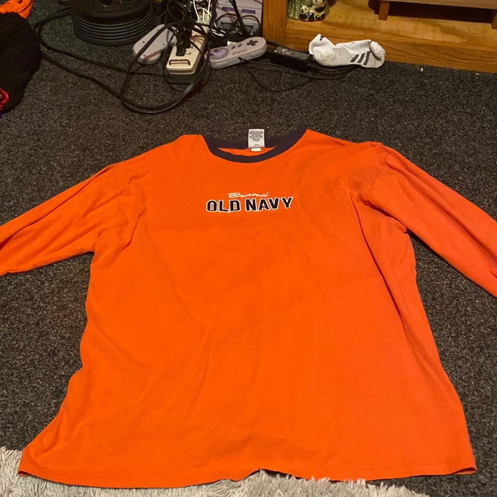 old navy t shirt